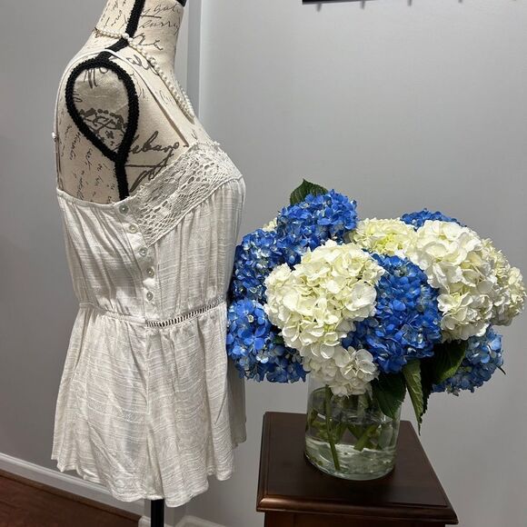 Love on a Hanger Tan Smocked Peplum Camisole - Picture 4 of 10